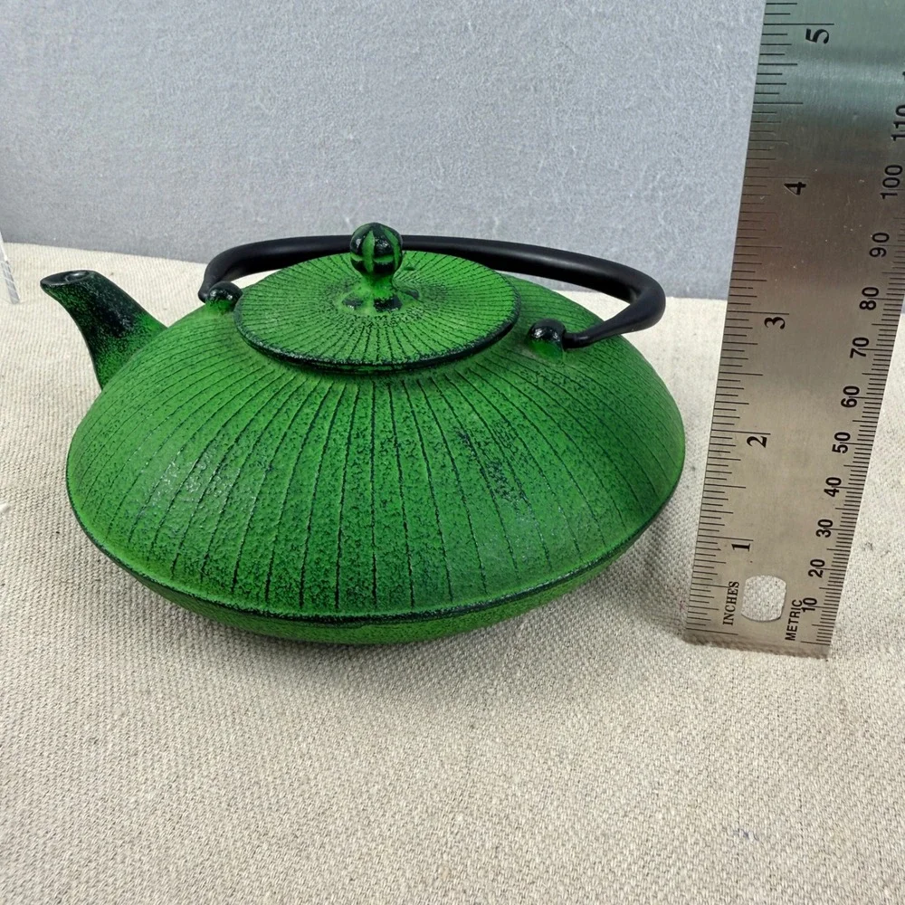 Kotobuki Green Cast Iron Teapot Nanbu Tekki Japanese Tetsubin with Infuser